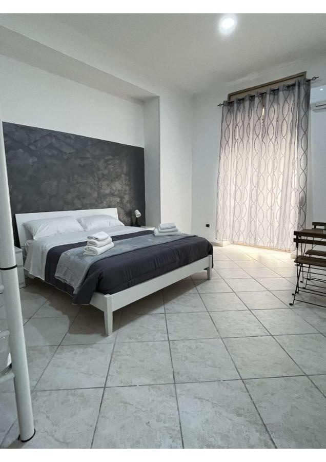 נאפולי La Svolta Rooms מראה חיצוני תמונה