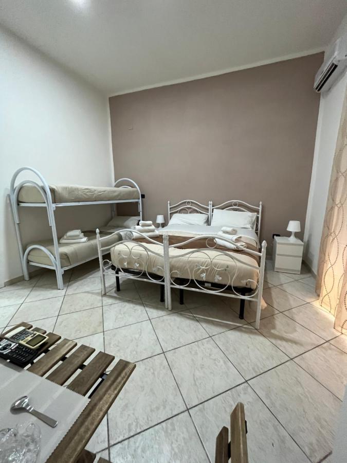 נאפולי La Svolta Rooms מראה חיצוני תמונה