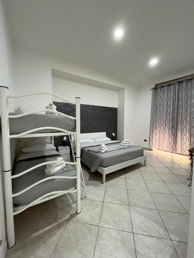 נאפולי La Svolta Rooms מראה חיצוני תמונה
